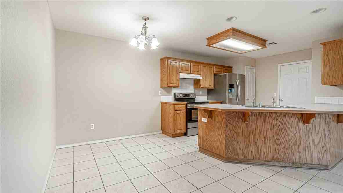 2006 S Old Wire Rd - Photo 4 of 16