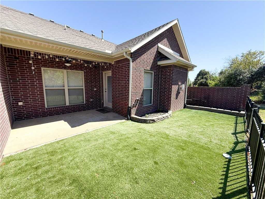 6665 W Valley View Rd - Photo 5 of 27