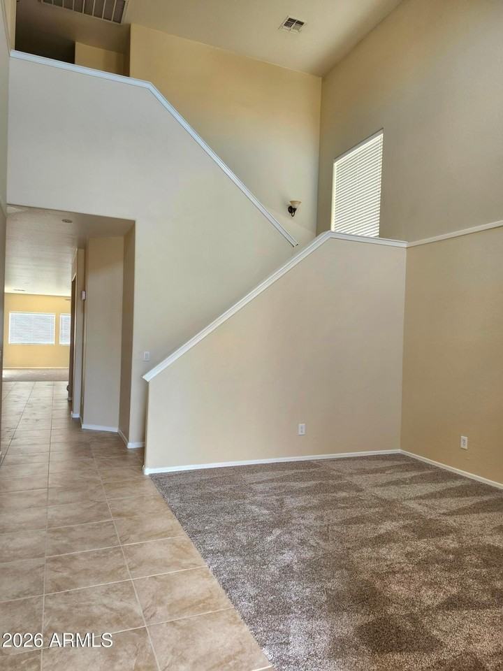 41132 N Hudson Trl - Photo 2 of 18