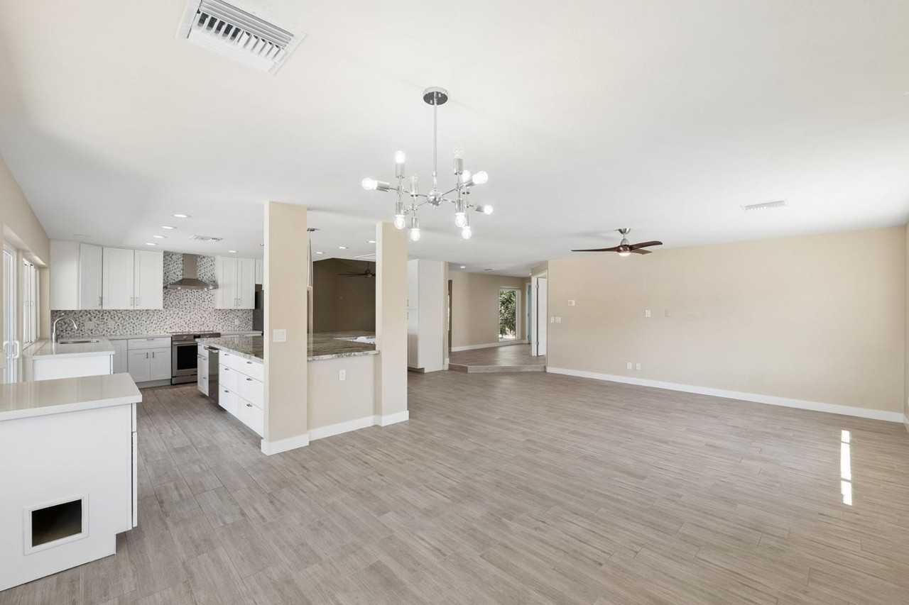 13222 N 1st Ave - Photo 7 of 50