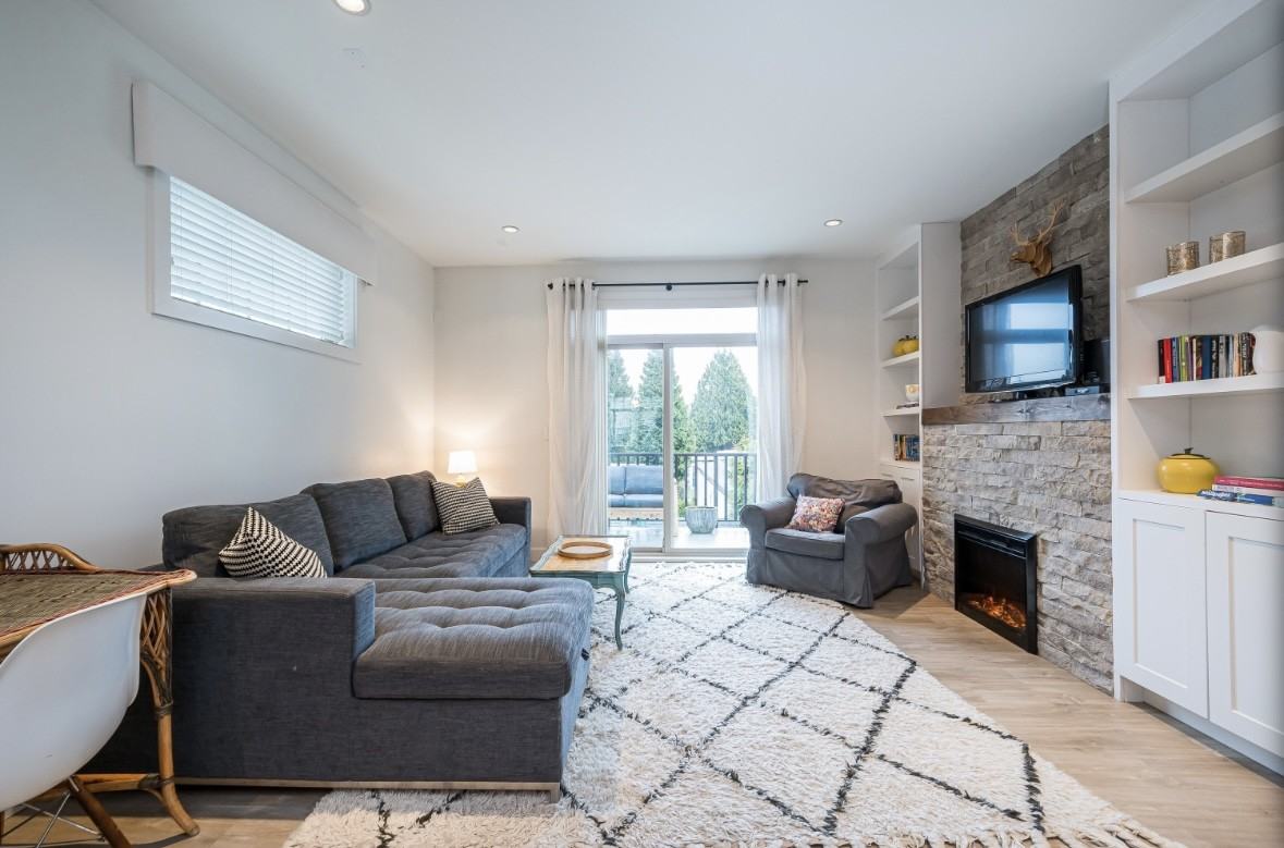 1708 King George Blvd #16 - Photo 3 of 23