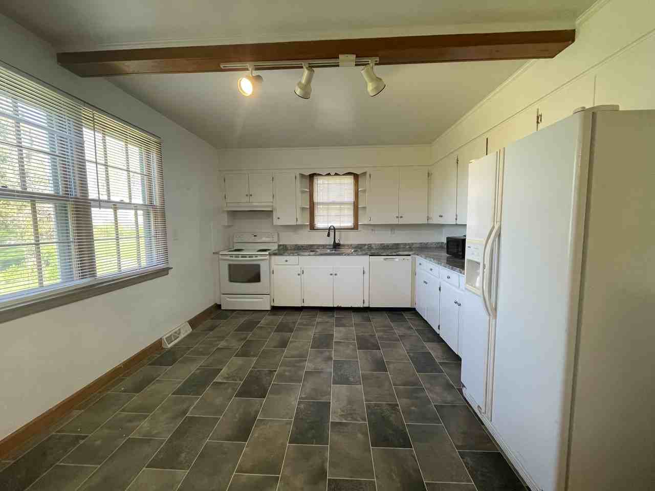 162 Oak Grove Dr #1 - Photo 2 of 10