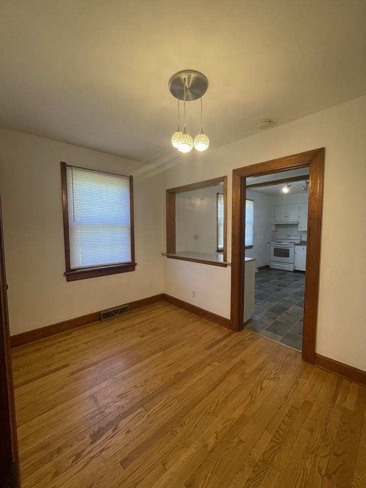 162 Oak Grove Dr #1 - Photo 6 of 10