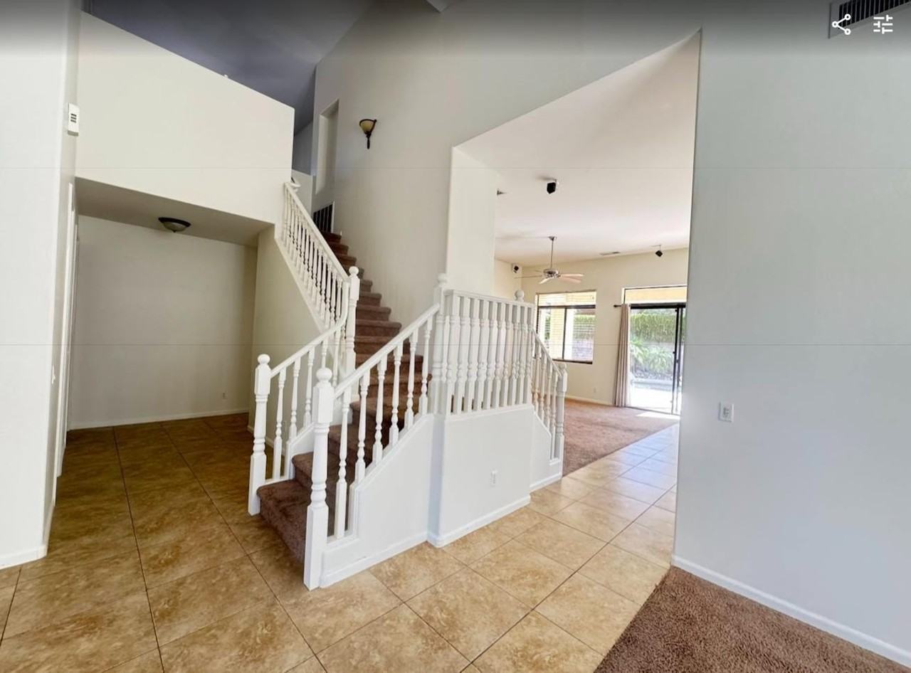 4906 E Hamblin Dr - Photo 3 of 16