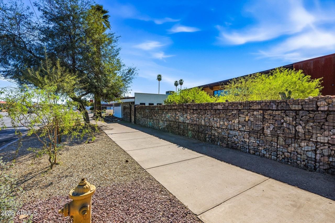 1055 E Indian School Rd - Photo 3 of 48