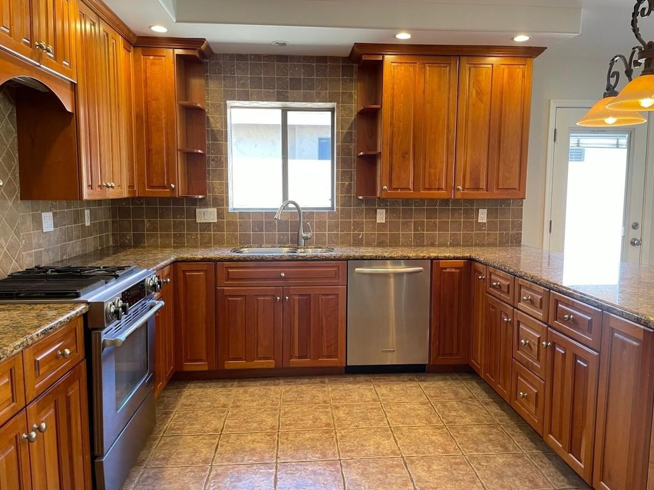 21611 N 48th Pl - Photo 7 of 24