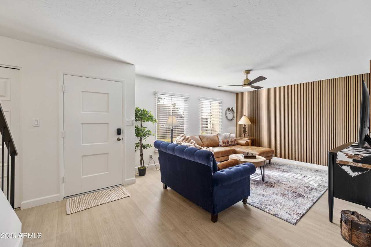 8107 E Vista Dr - Photo 4 of 25