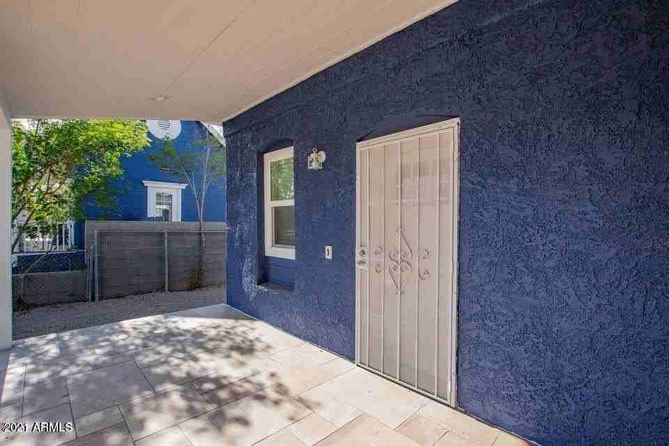 814 S 1st Ave - Photo 2 of 20