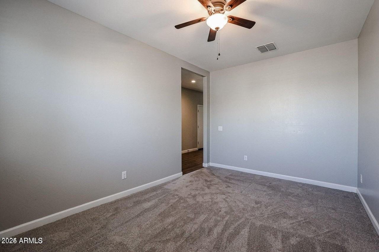 30203 W Fairmount Ave - Photo 7 of 46