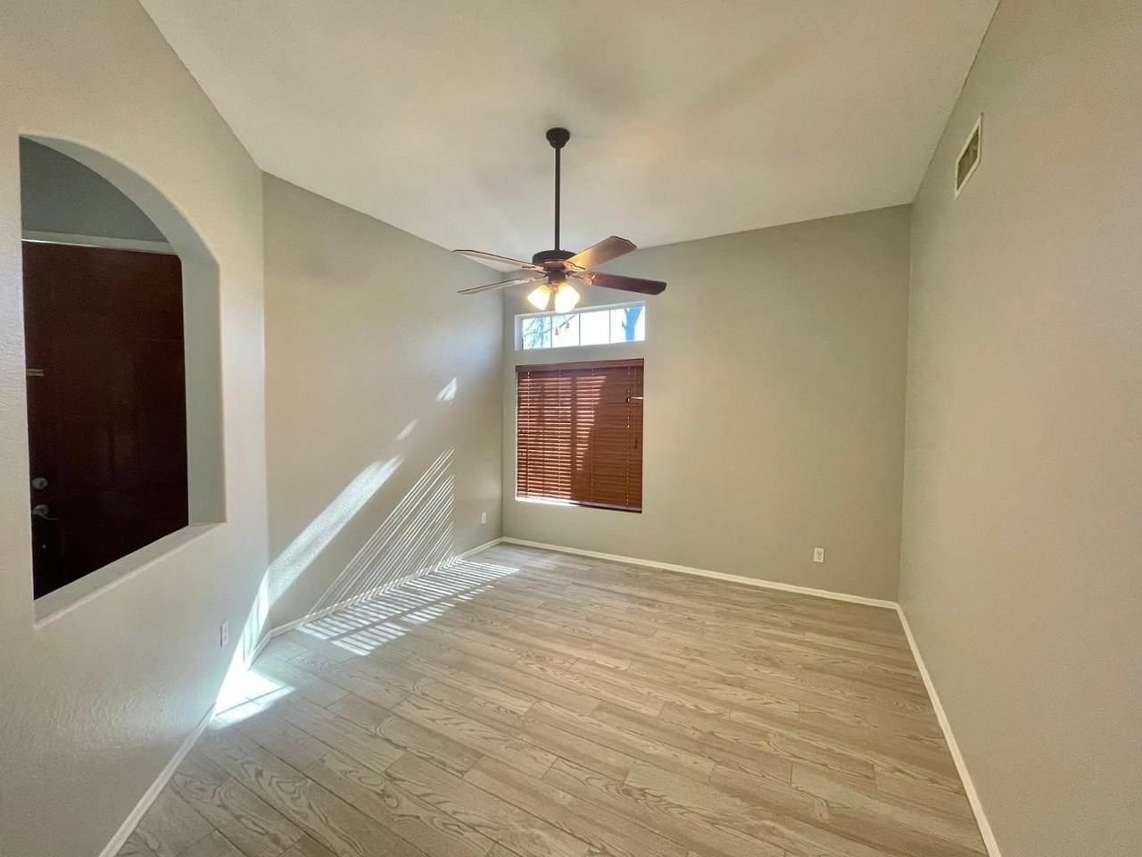 686 W Del Rio St - Photo 6 of 28