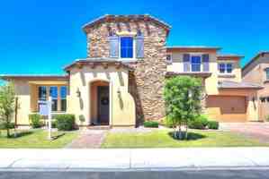 featured image of 948 W Yosemite Dr