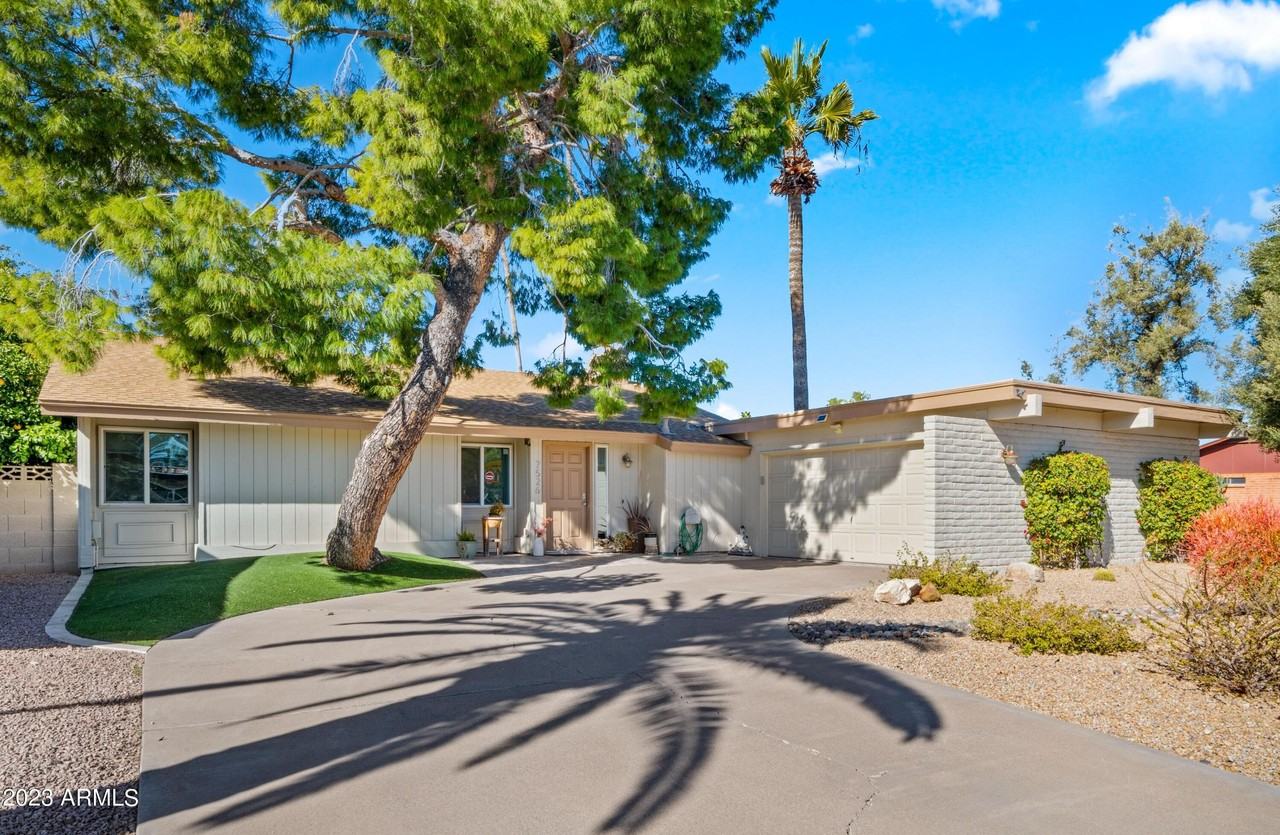 7526 N Via De La Campana - Photo 2 of 50