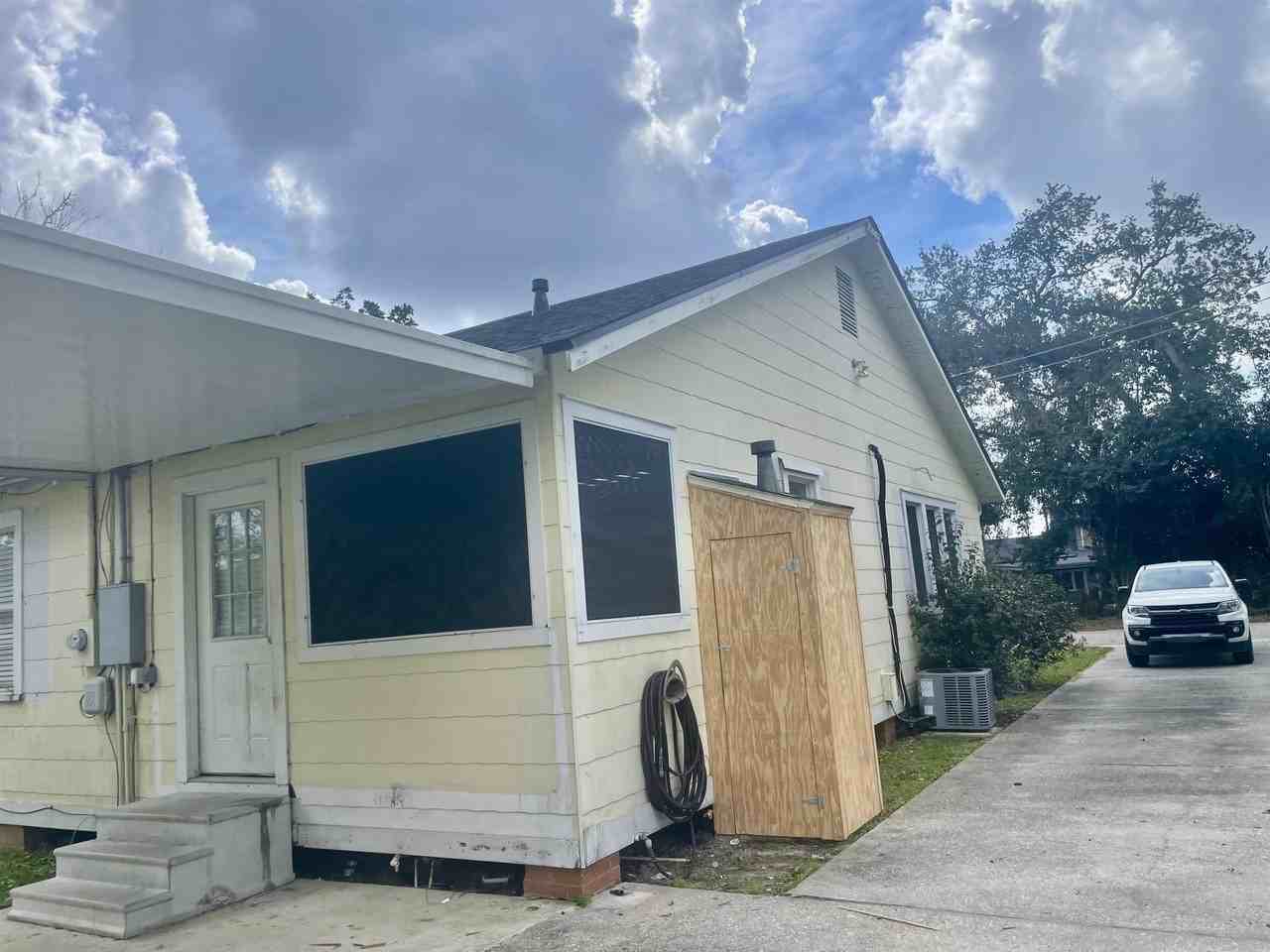 327 Morningside Dr - Photo 2 of 16