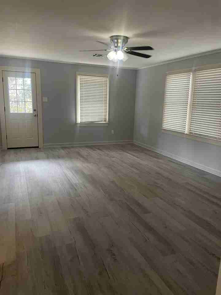 327 Morningside Dr - Photo 5 of 16