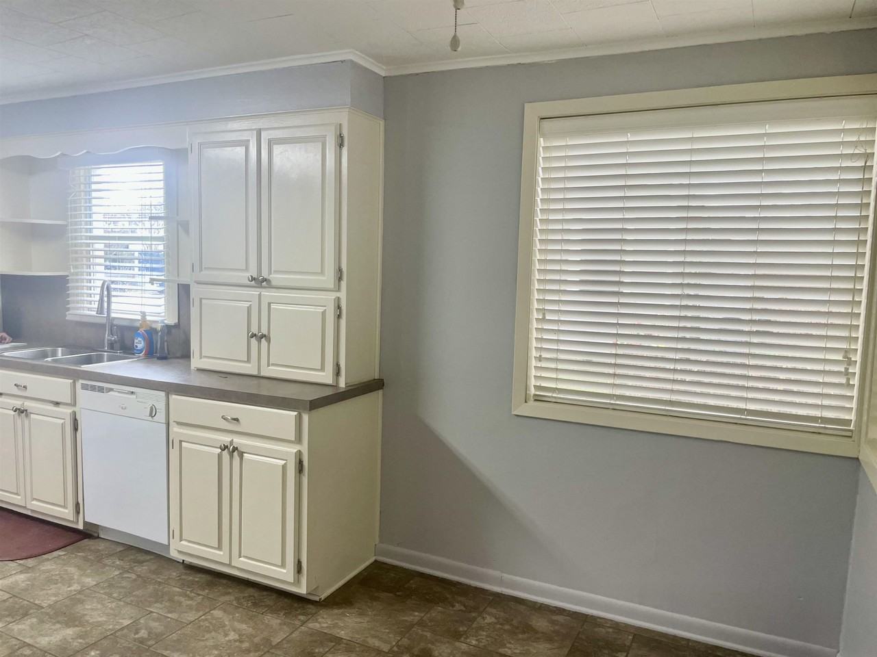 327 Morningside Dr - Photo 7 of 16