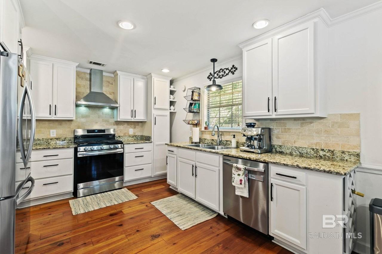 2 Echo Ln - Photo 4 of 13