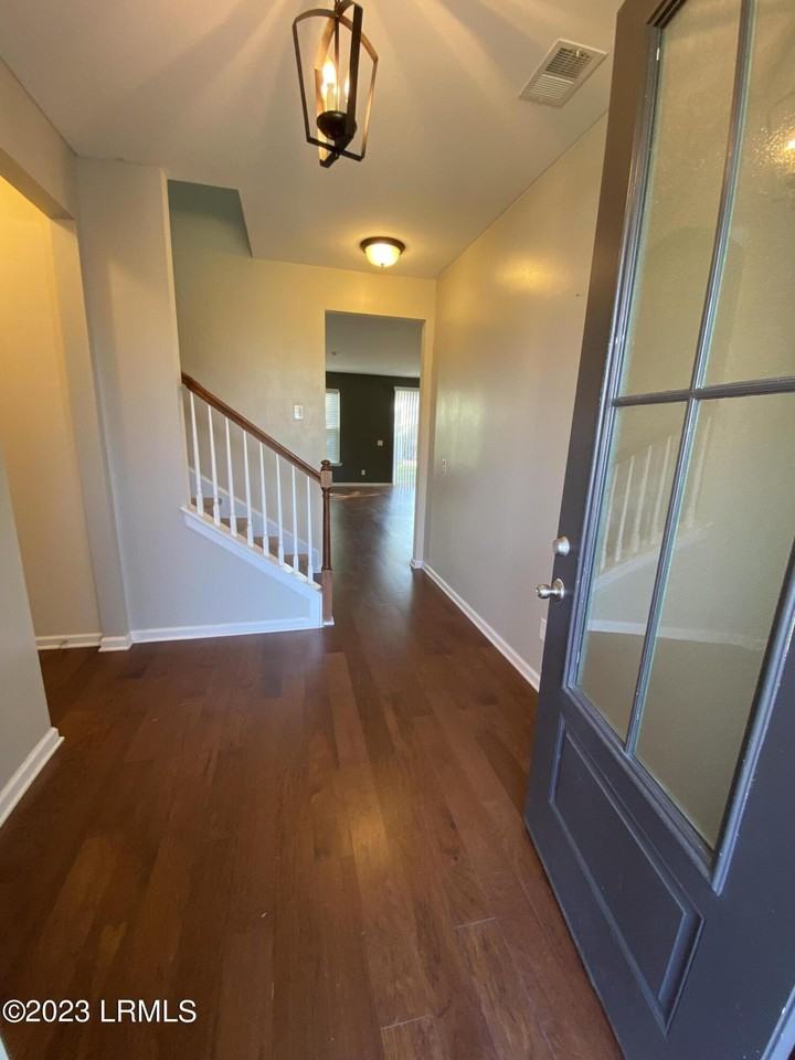 7 Binaker Ct - Photo 4 of 43