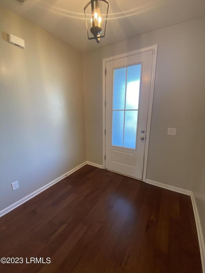 7 Binaker Ct - Photo 5 of 43