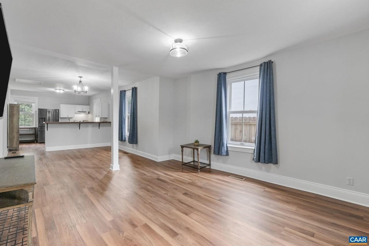 800 Anderson St - Photo 7 of 20