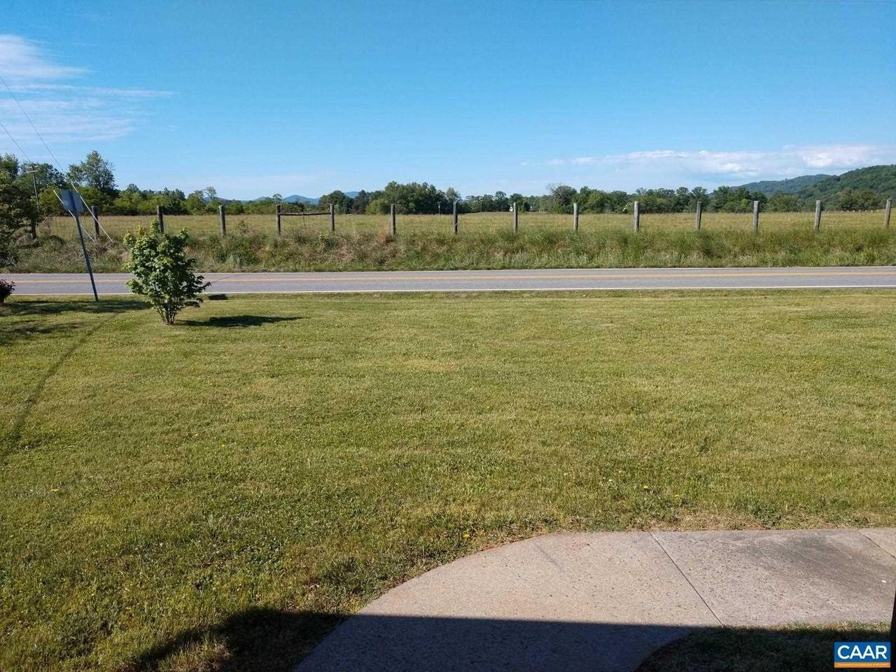 2931 Browns Gap Tpke - Photo 2 of 33