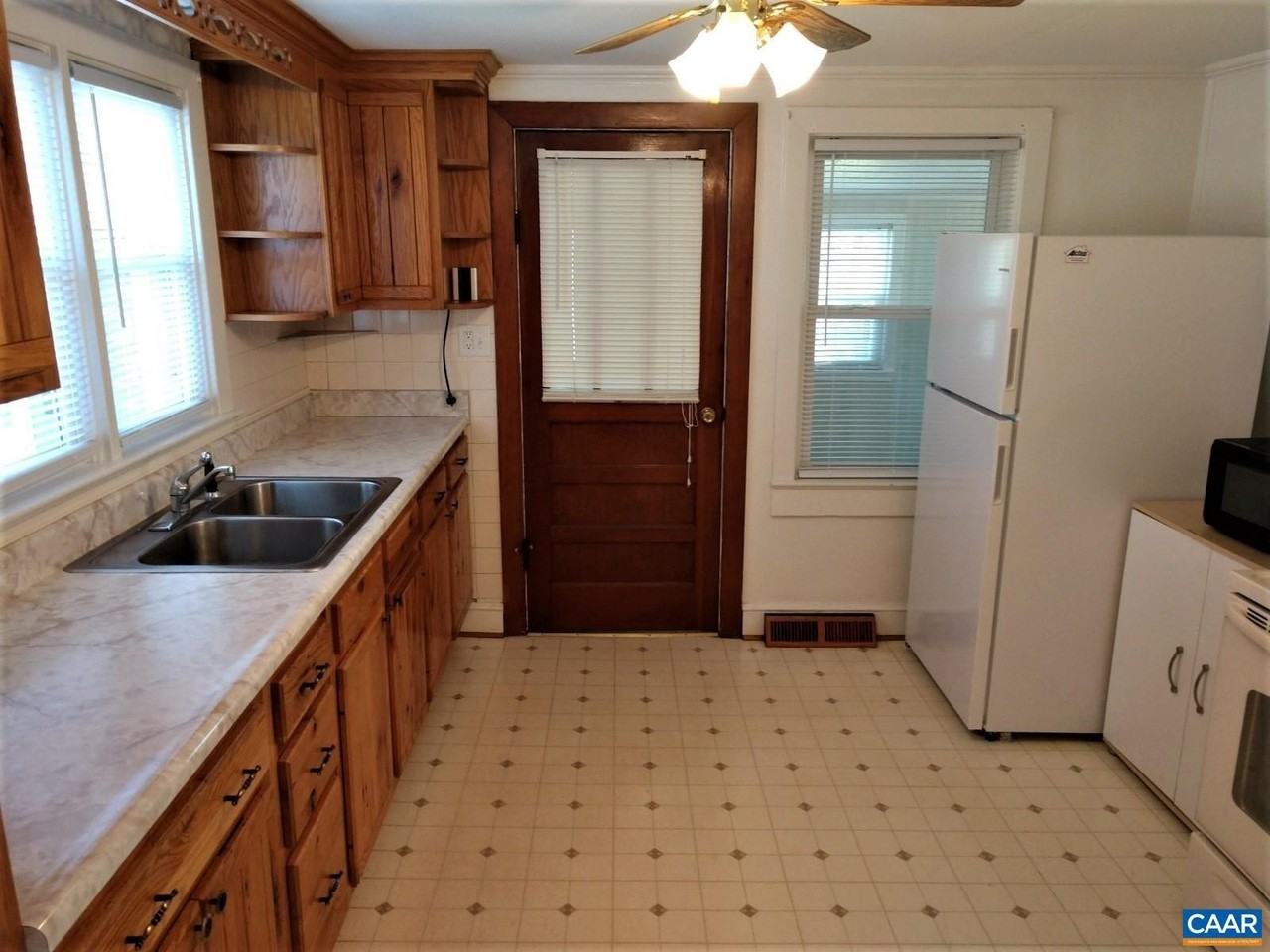 2931 Browns Gap Tpke - Photo 5 of 33