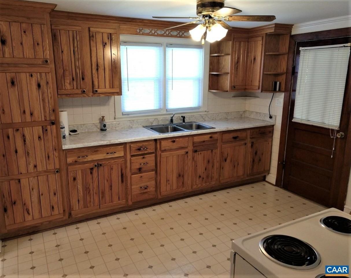 2931 Browns Gap Tpke - Photo 6 of 33