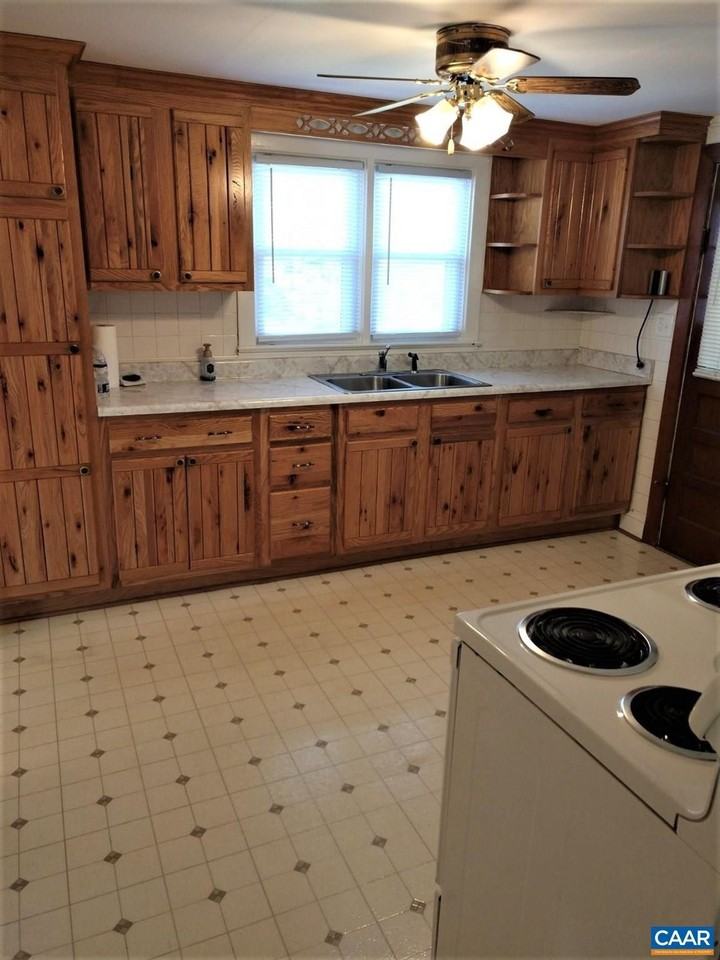 2931 Browns Gap Tpke - Photo 7 of 33