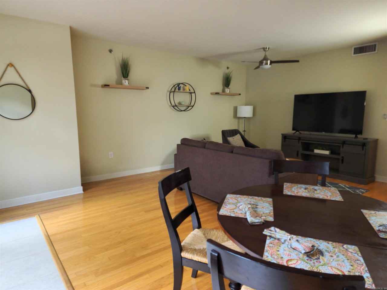 515 E Capitol Unit 102 Avenue - Photo 3 of 27