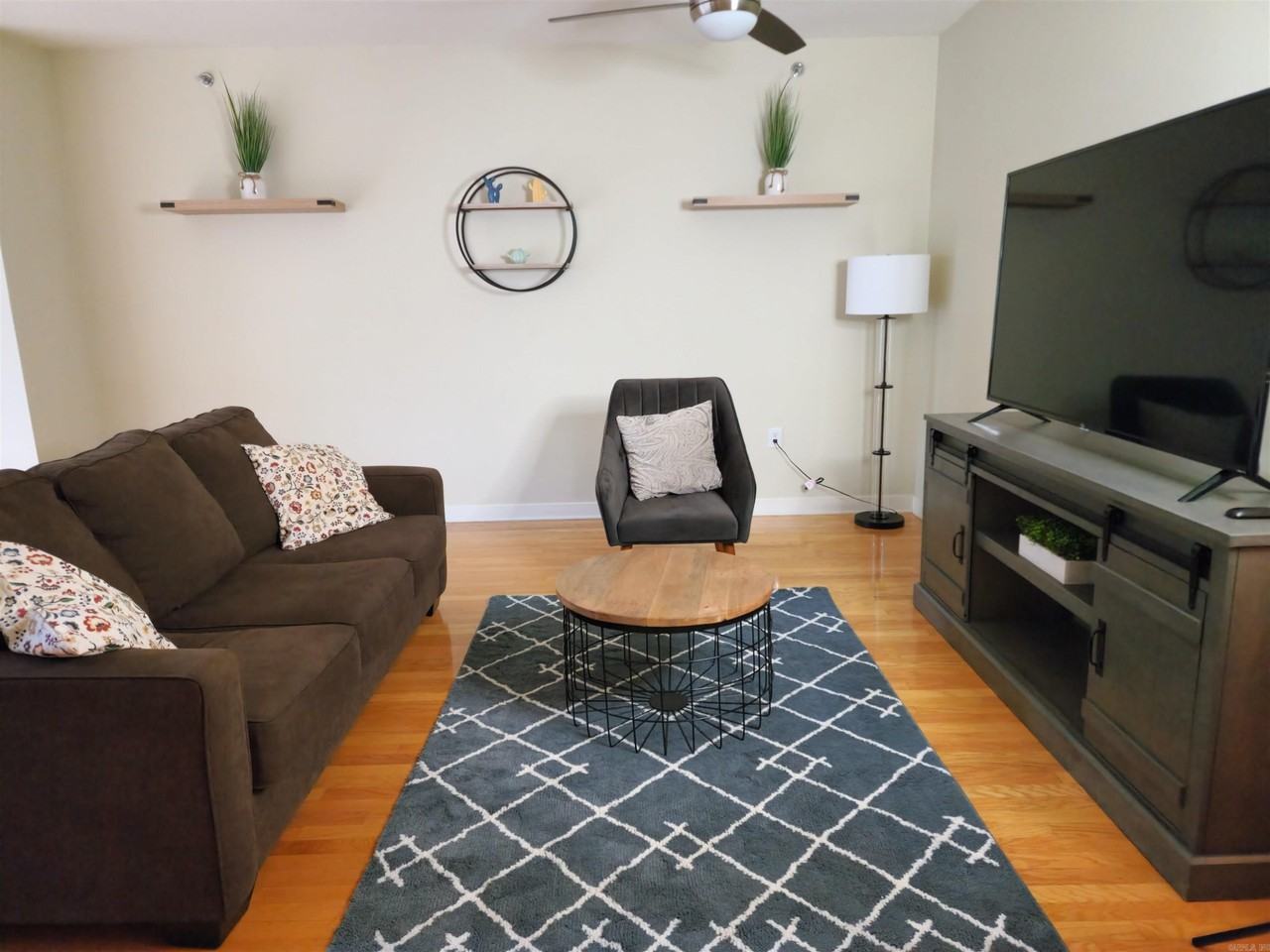 515 E Capitol Unit 102 Avenue - Photo 4 of 27