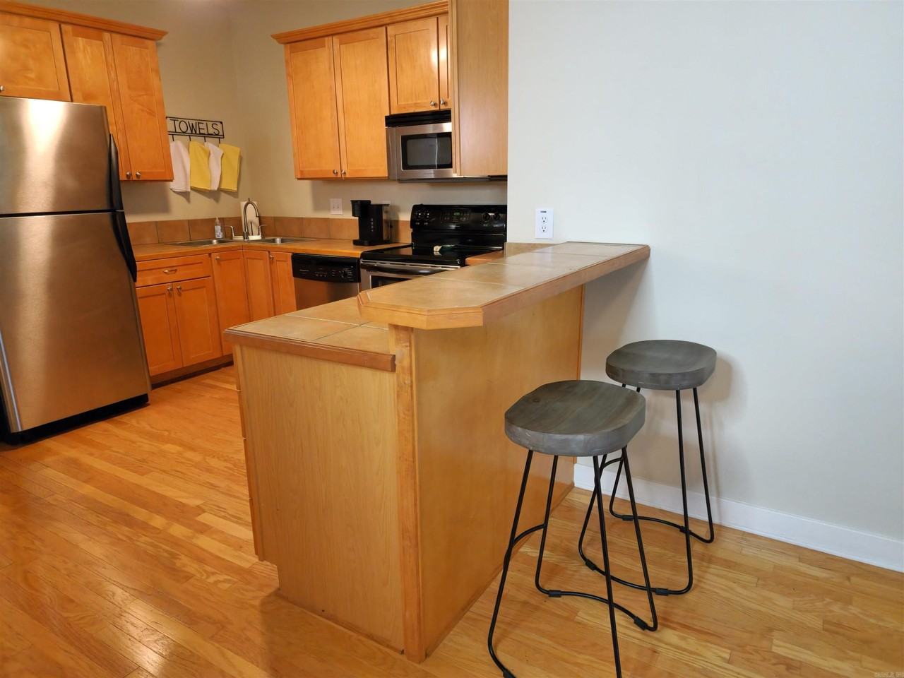 515 E Capitol Unit 102 Avenue - Photo 7 of 27