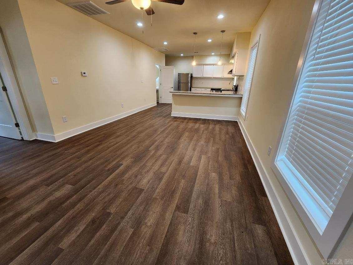 1303 Gray St - Photo 2 of 10