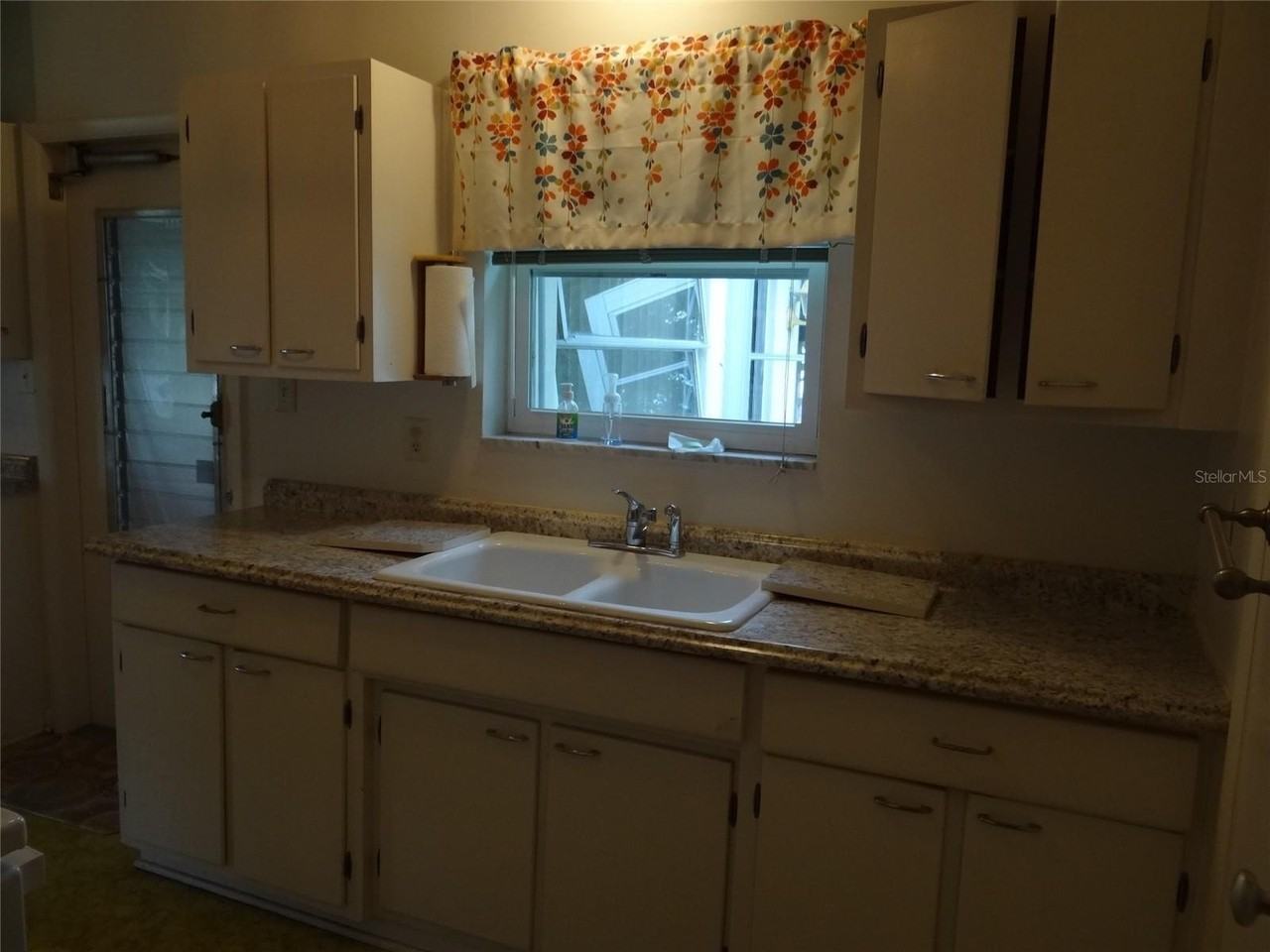 21946 Cellini Ave - Photo 5 of 13