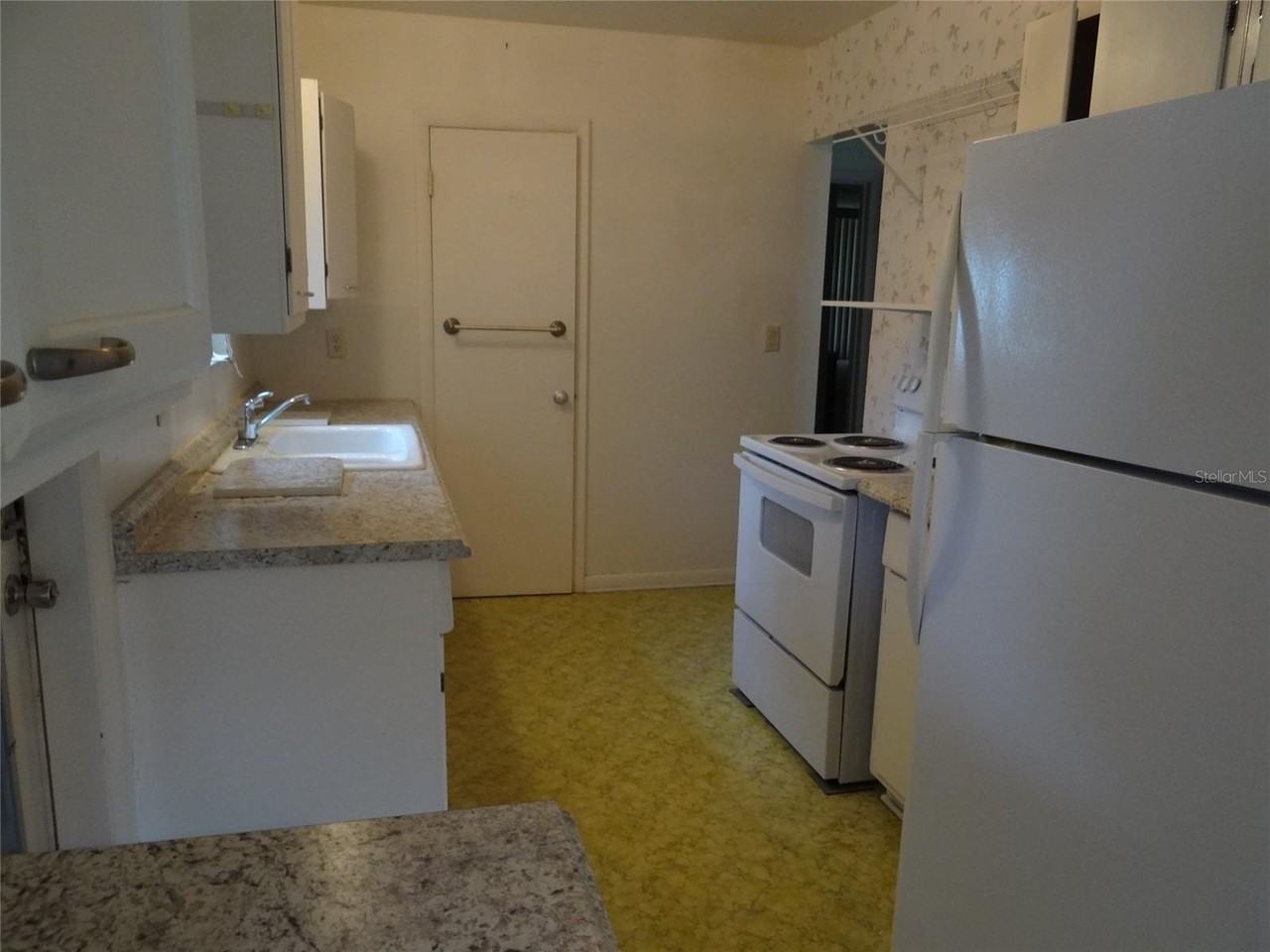 21946 Cellini Ave - Photo 7 of 13