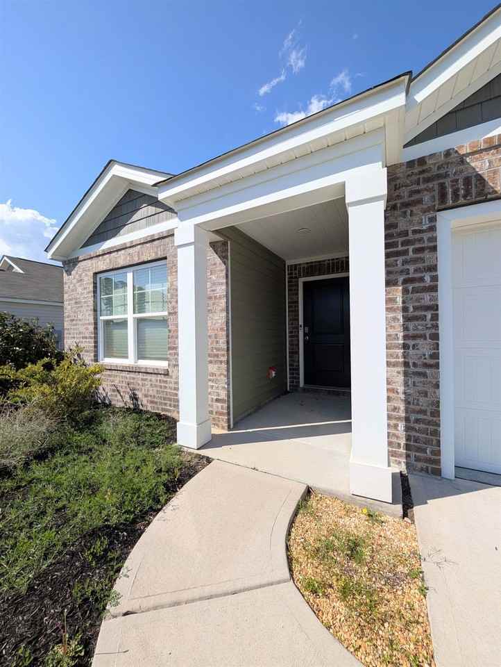 869 Twickenham Loop - Photo 2 of 32