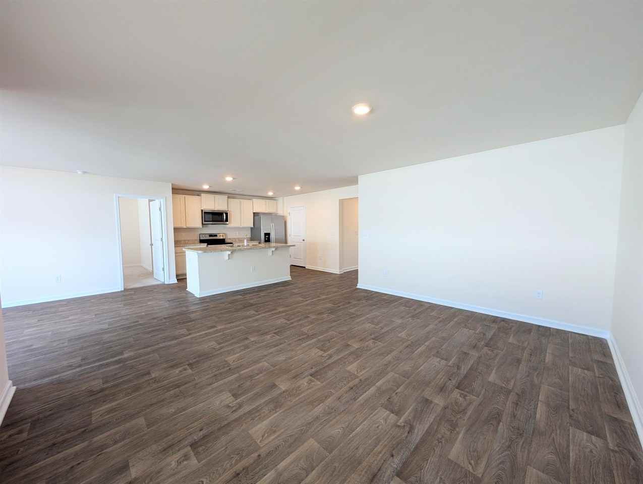 869 Twickenham Loop - Photo 7 of 32