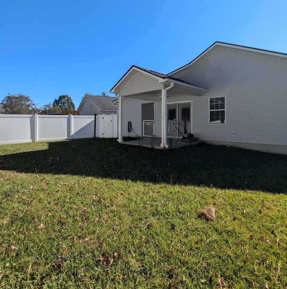 8031 Resin Rd - Photo 3 of 11