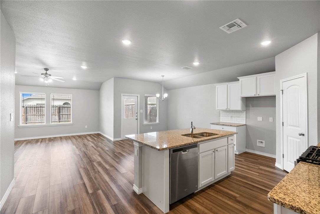 7226 Adler Dr - Photo 3 of 20