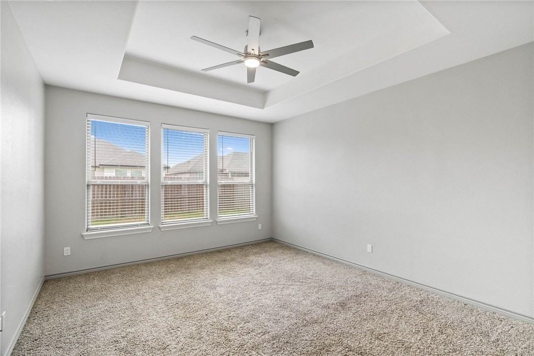 3406 Angelina St - Photo 7 of 15