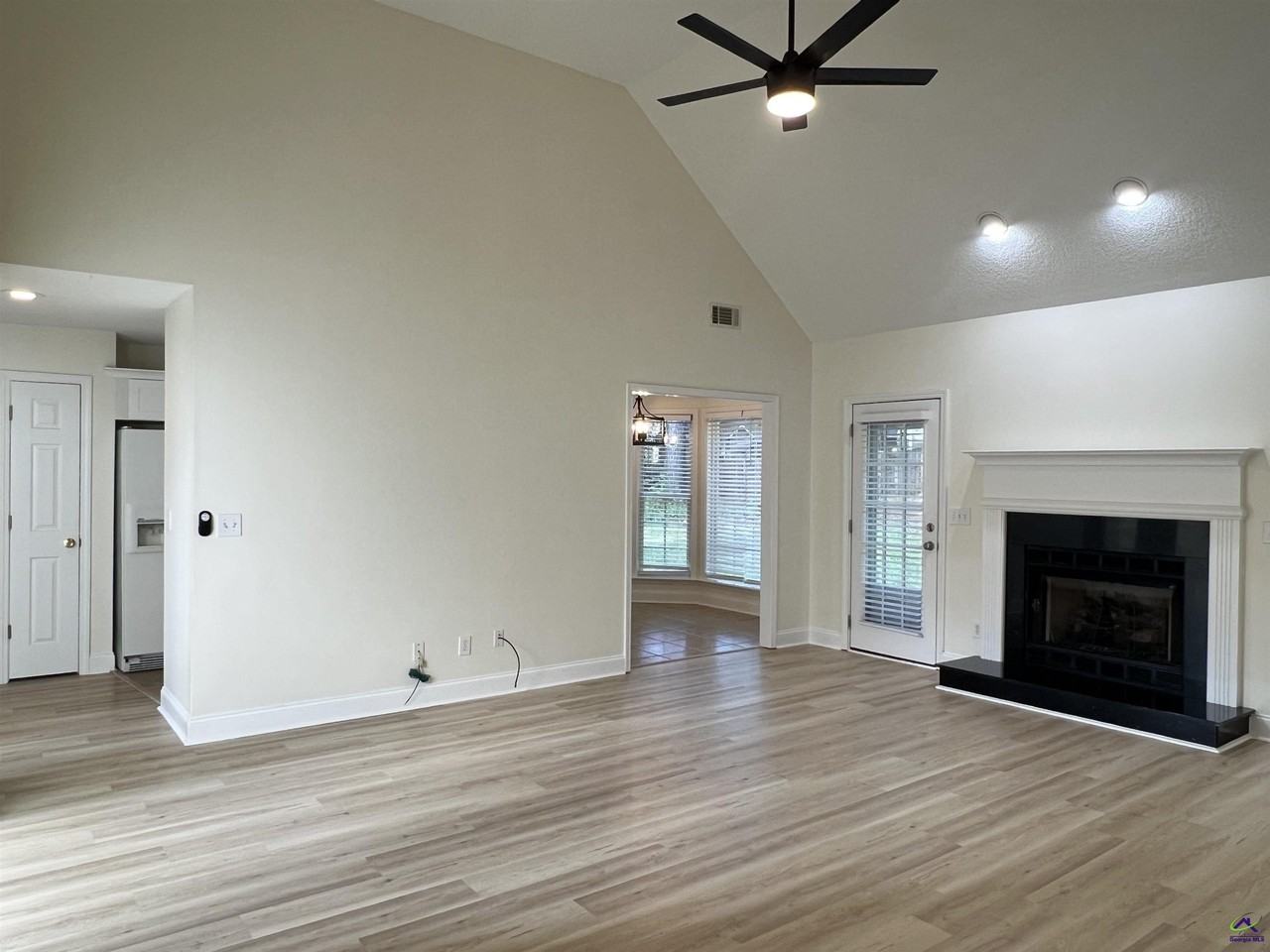 134 Stone Brooke Dr - Photo 4 of 38