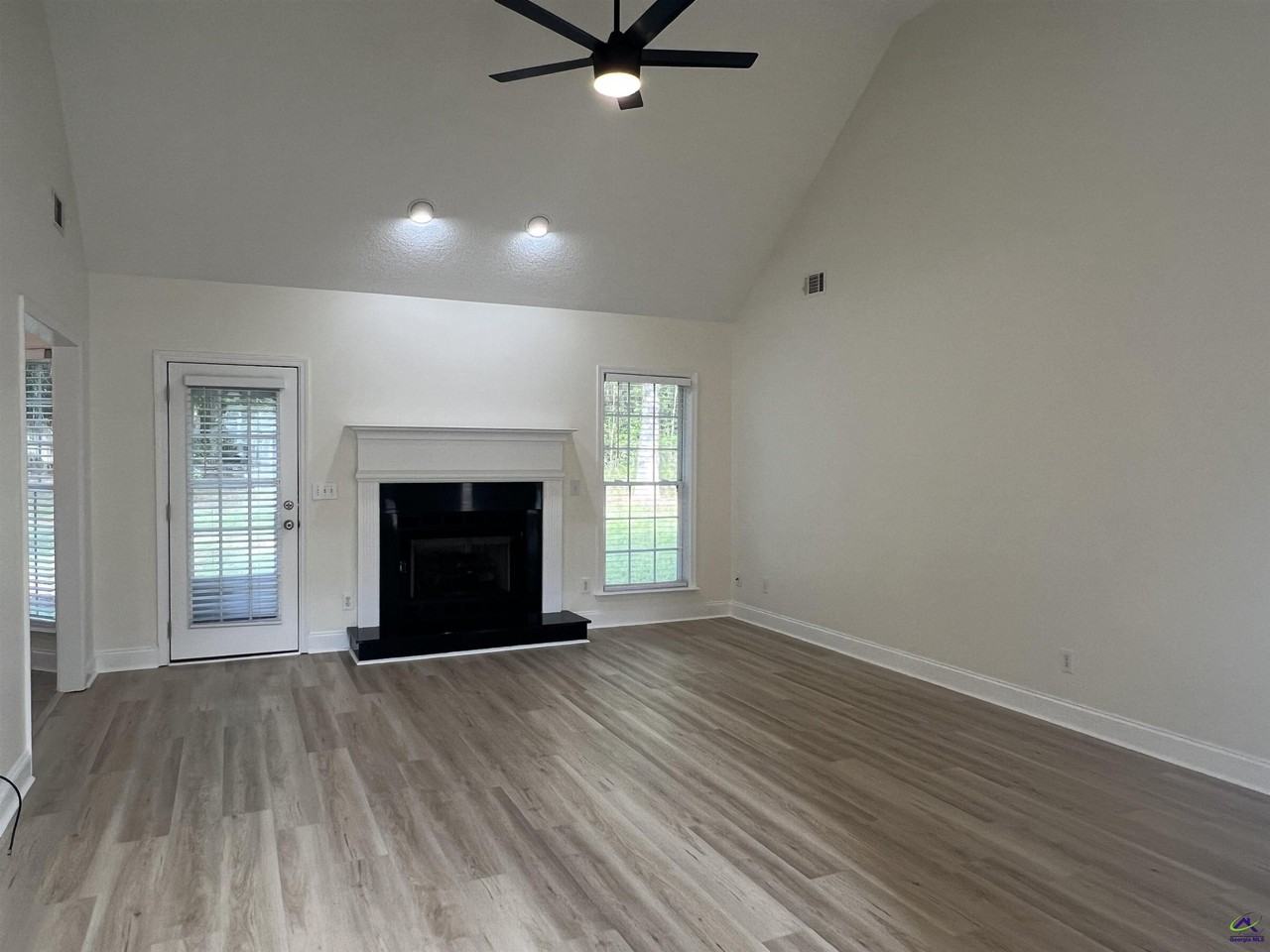 134 Stone Brooke Dr - Photo 5 of 38