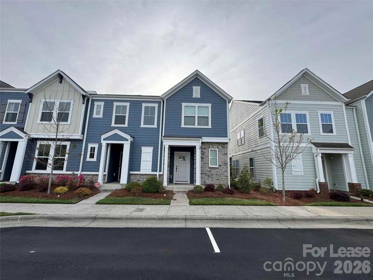 335 Ladybird Ln - Photo 2 of 38