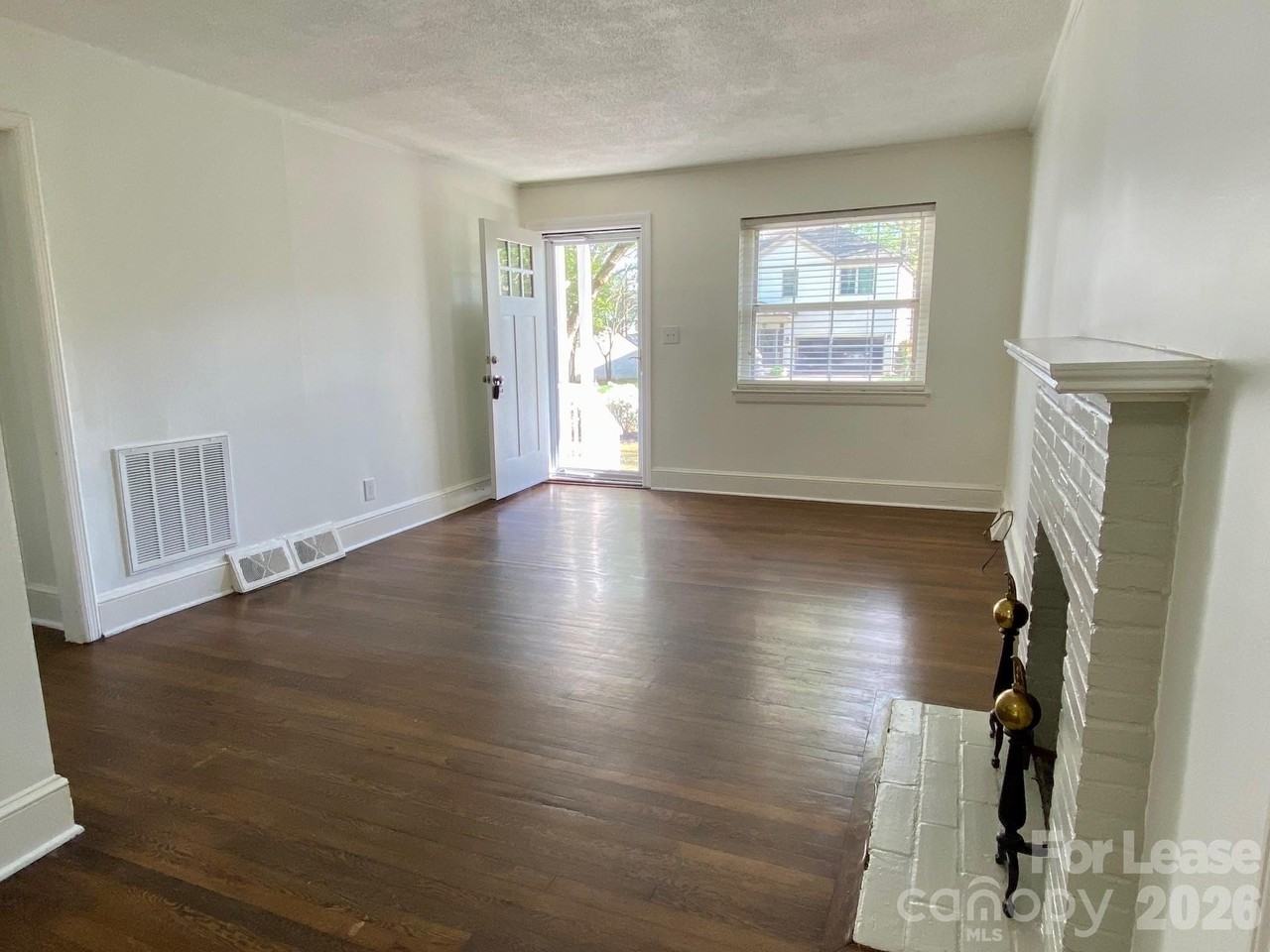 1417 Cortland Rd W - Photo 6 of 23