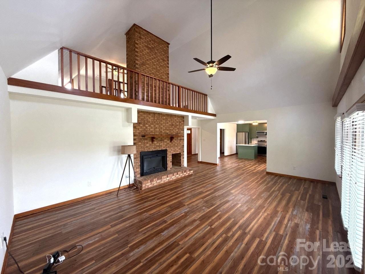 110 Aqua Dr - Photo 4 of 25