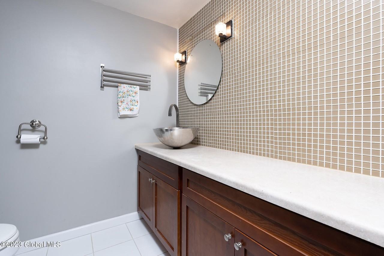 416 Greenhill Ct - Photo 7 of 18