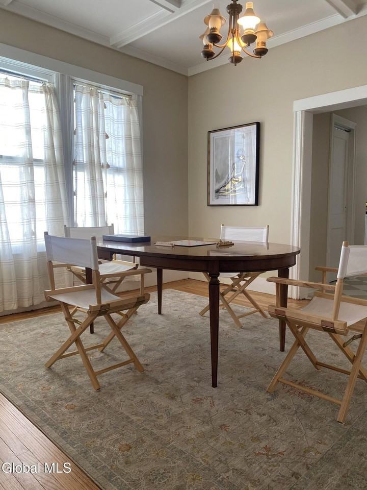 77 White St - Photo 3 of 14