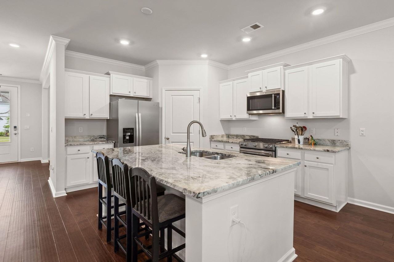 123 Cherry Grove Dr - Photo 7 of 45