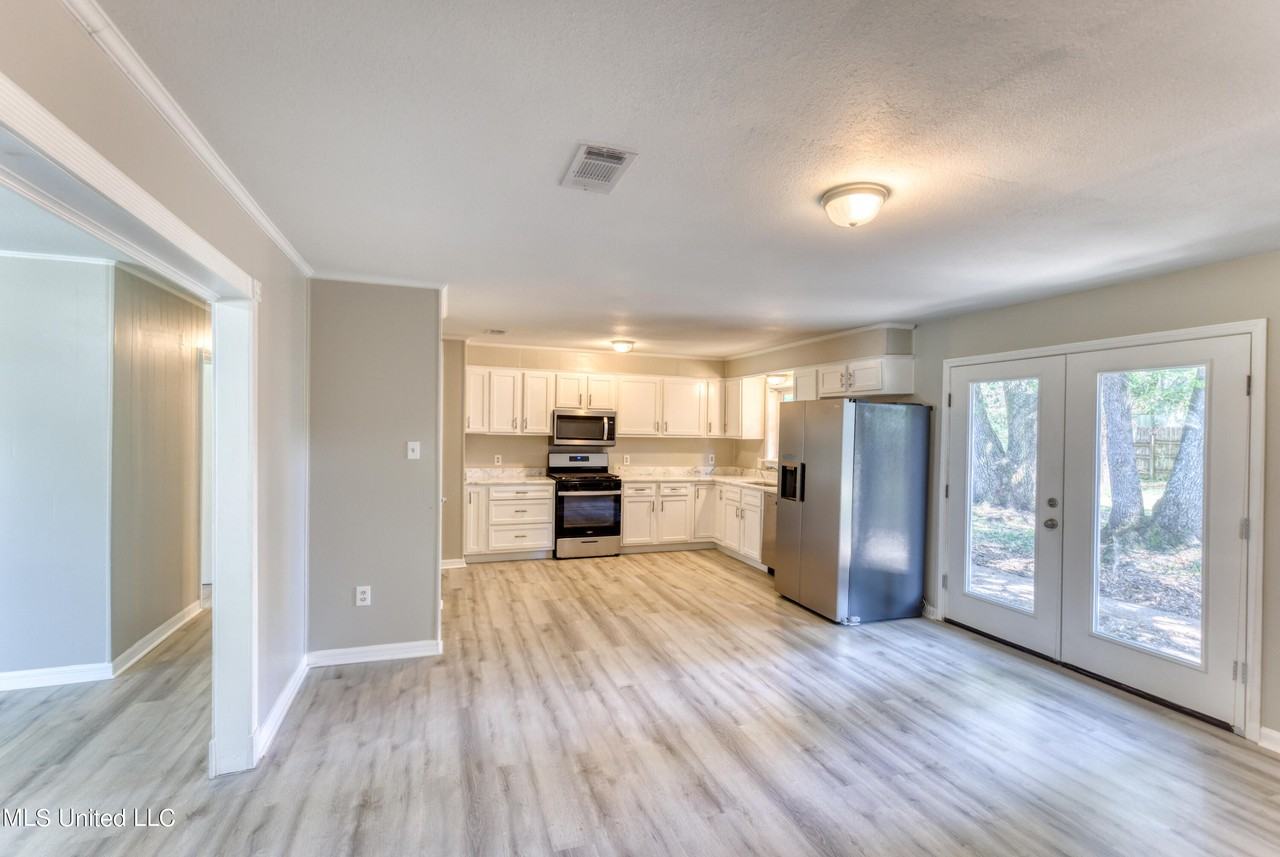 504 N Island View Ave #1 - Photo 2 of 11