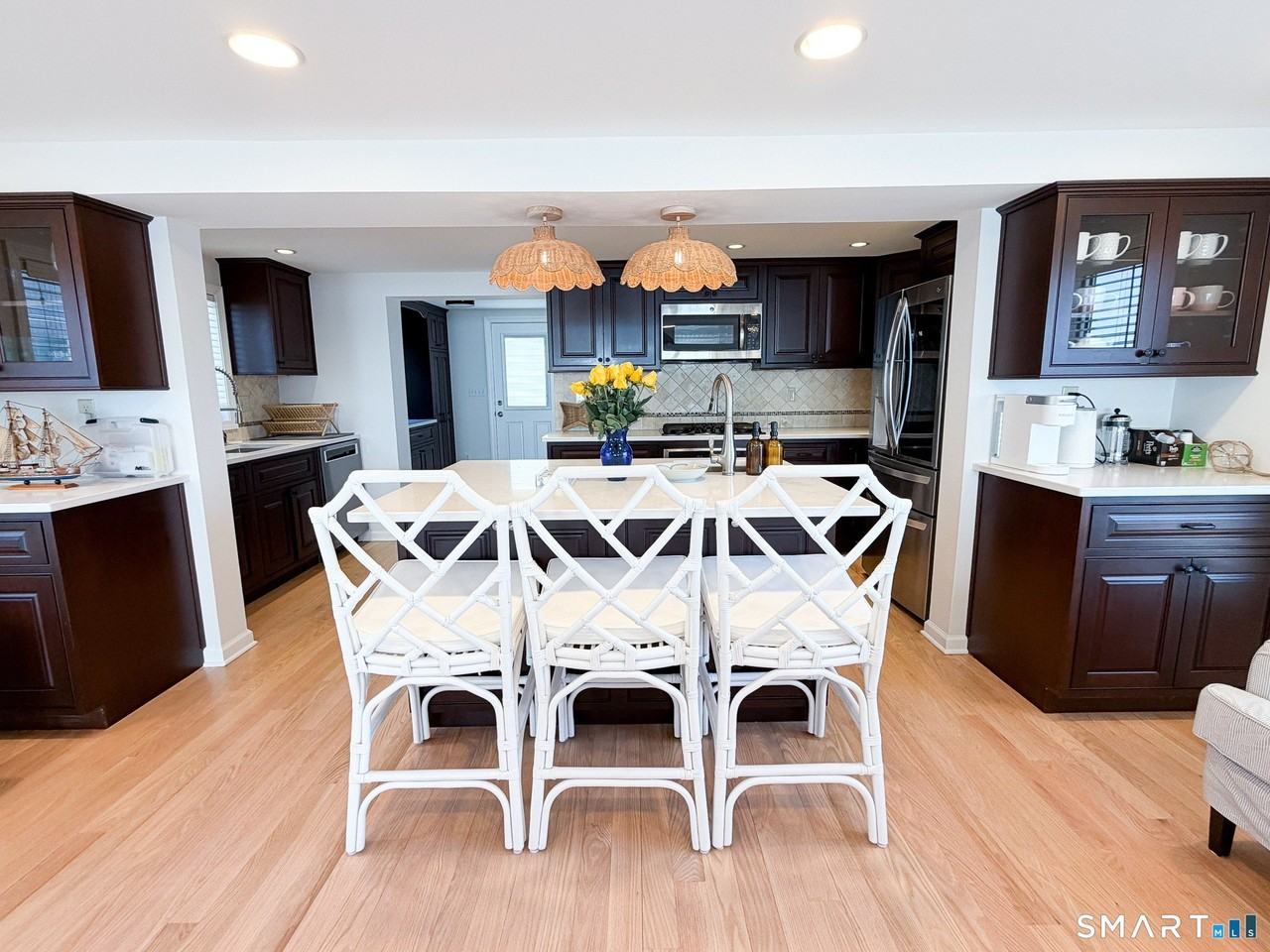 18 Field Ct - Photo 6 of 27