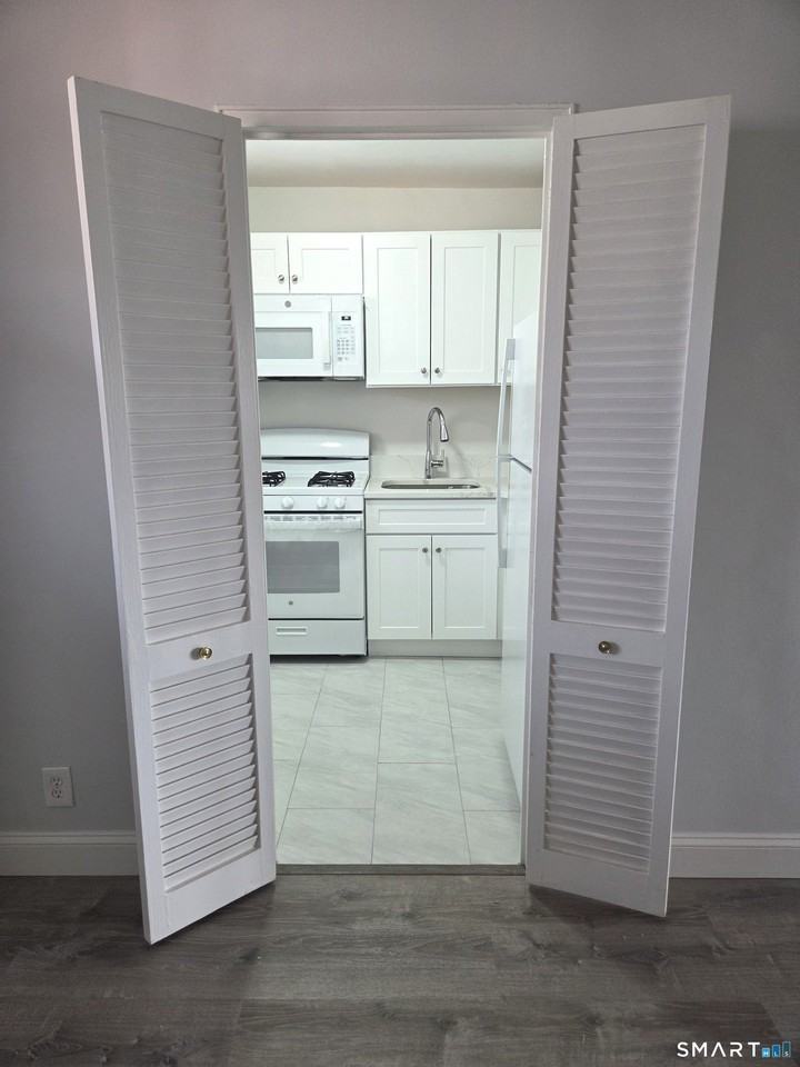 444 Bedford St Apt 6j - Photo 2 of 28