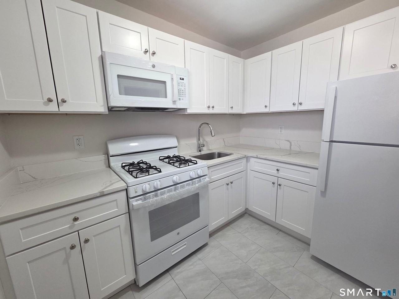 444 Bedford St Apt 6j - Photo 3 of 28